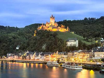 Malerische Ansicht der Burg Cochem an der Mosel, ein beliebtes Reiseziel in Deutschland.