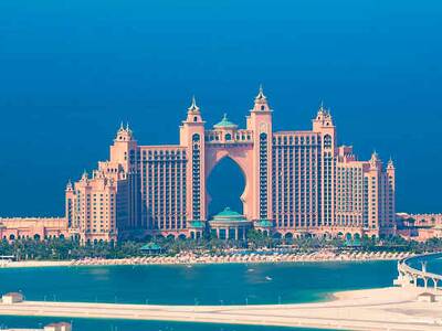 Atlantis Hotel Dubai bei Sonnenuntergang – Perfektes Highlight deiner Kombireise Dubai mit AsiaGo