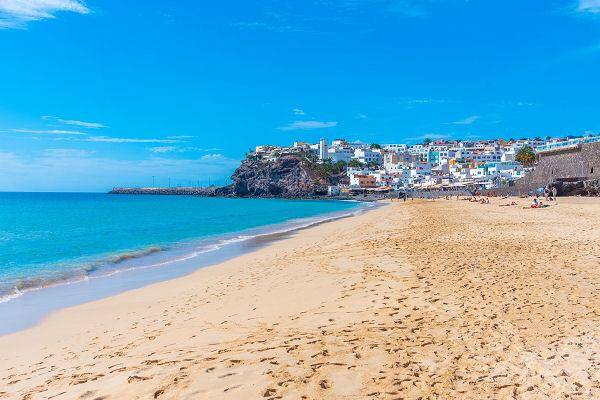 Vulkanlandschaft mit Küste auf den Kanarischen Inseln