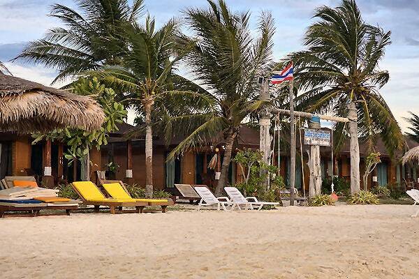 Strandbereich des Zodiac See Sun Resort am Sunrise Beach auf Koh Lipe