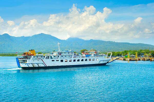 Schnellboot für die Überfahrt zwischen Bali und Nusa Lembongan