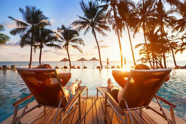 Strand und Palmen als Motiv für Inselhopping in Thailand