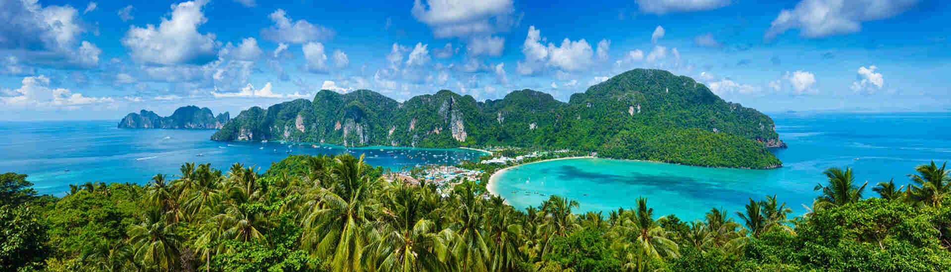 Die Phi Phi Inseln sind ein beliebtes Reiseziel in Thailand