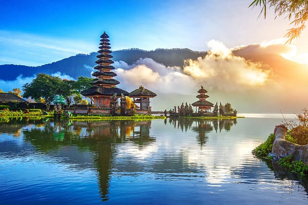 Ulun Danu Tempel auf Bali als Reiseziel für Kombireisen