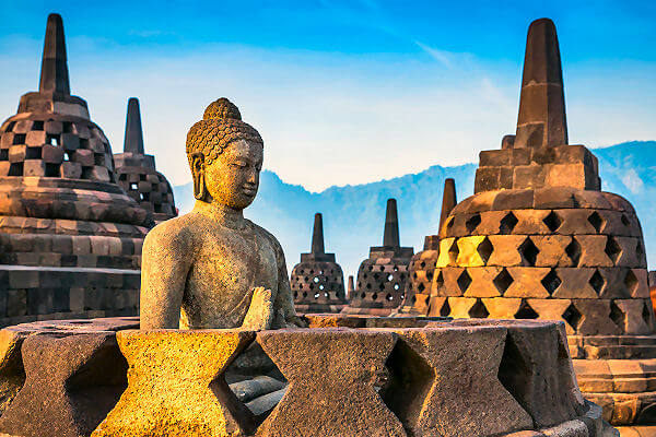Buddha-Statue im Borobudur Tempel auf Java, Indonesien