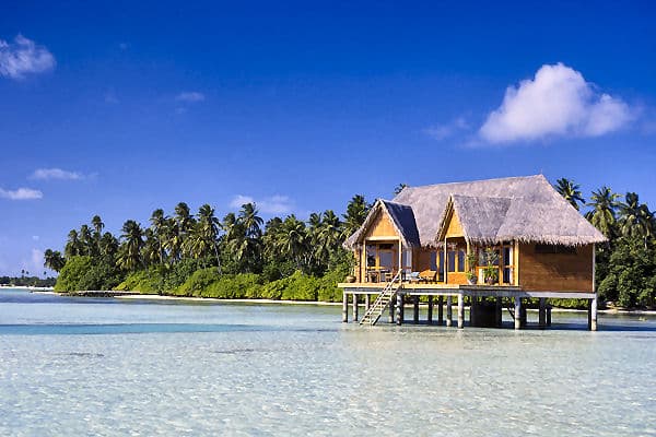 Hotels und Zimmeroptionen für eine Kombireise auswählen