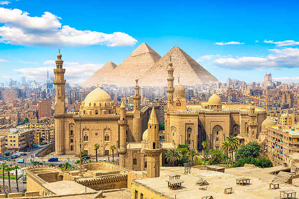 Reiseangebote Ägypten: Entdecke die Sultan-Hasan-Moschee und faszinierende Highlights Sultan-Hasan-Moschee in Kairo, Ägypten – ein Highlight für Kultur- und Geschichtsliebhaber