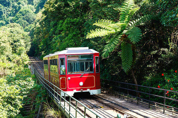 Die Kabelzugbahn von Hongkong auf den Peak, mit 552 Metern der höchste Punkt der Hongkong