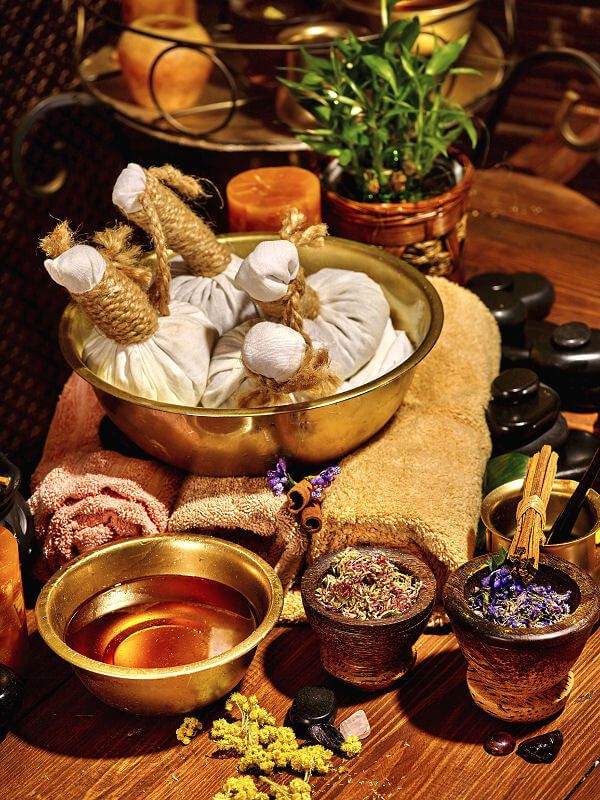 Bringen Sie Körper und Geist in Einklang bei einer Ayurveda Reise nach Indien oder Sri Lanka