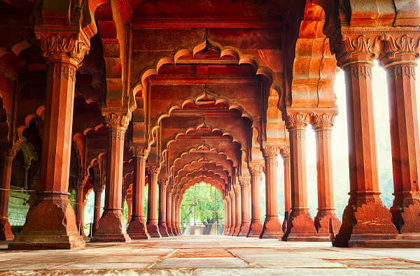 Der Diwan-i-Am ist ein Audienz Raum im Roten Fort von Neu-Delhi