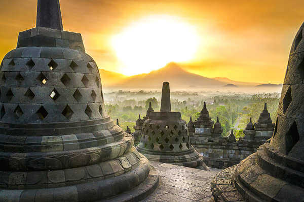 Der Borobudur Tempel von Indonesien ist eine der größten Tempelanlage der Welt.