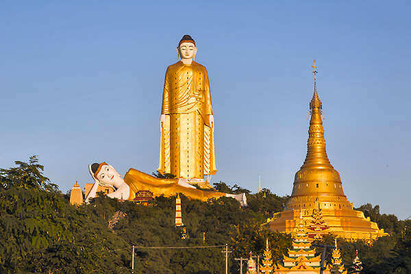 Buddha-Statue in Myanmar - Laykyun Setkyar