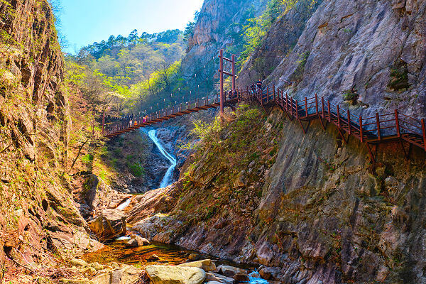 Der Seoraksan mit dem höchsten Gipfel dem Daecheong gilt als einer der schönsten Nationalparks von Südkorea.