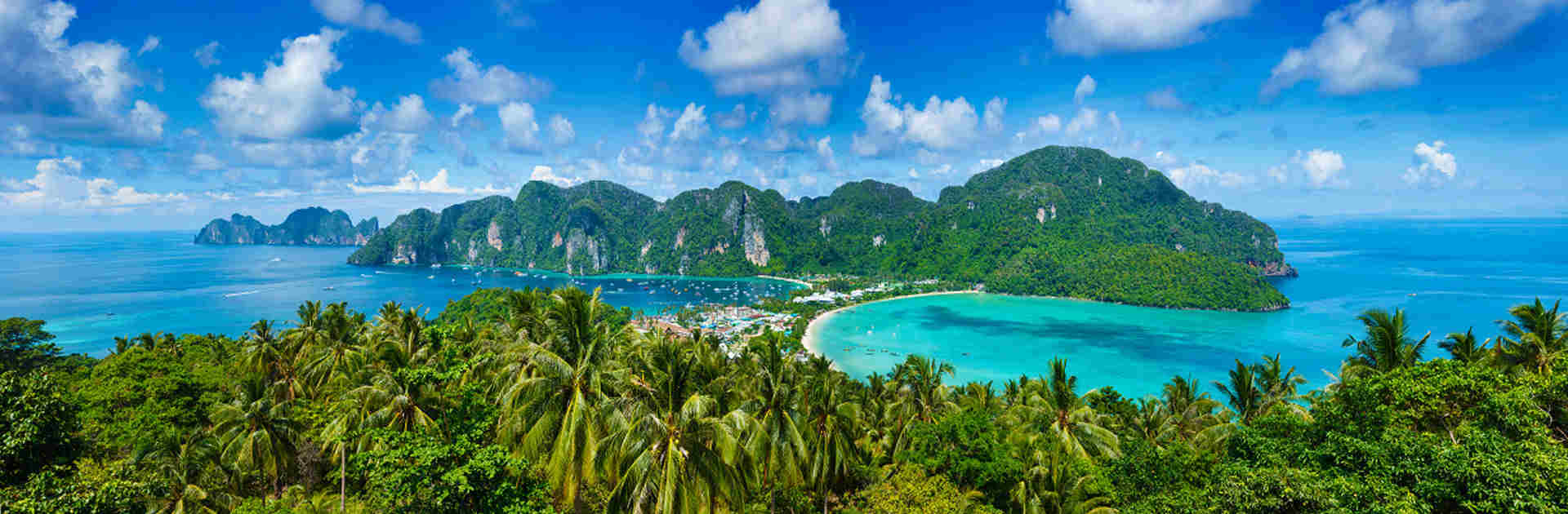 Die Phi Phi Inseln sind ein beliebtes Reiseziel in Thailand