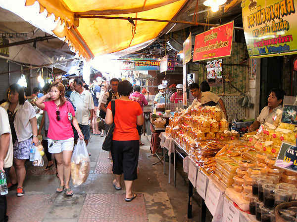 Lanta Old Town ist ein entspannter Ort mit einer Vielzahl an Restaurants, Bars und Geschäften