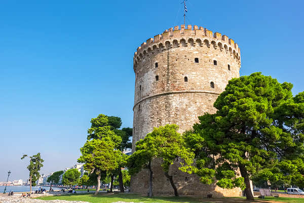 Thessaloniki: Der Weiße Turm – Ein ikonisches Wahrzeichen Griechenlands Der Weiße Turm in Thessaloniki, Griechenland – Historisches Wahrzeichen am Meer