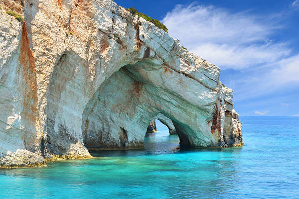 Blaue Grotte Zakynthos - Naturwunder mit türkisblauem Wasser Blaue Grotte auf Zakynthos - beeindruckende Felsformationen und kristallklares Wasser