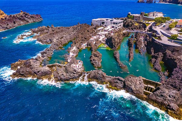 Naturpools von Porto Moniz auf Madeira – Natürliche Lavabecken am Atlantik