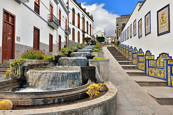 Gran Canaria Urlaub: Die beeindruckende Wasserfallkaskade am Paseo Wasserfallkaskade am Paseo de Gran Canaria – Entspannung und Natur erleben