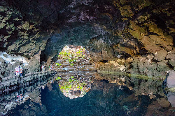 Jameos del Agua – Einzigartiges Natur- und Kunstwerk im Lanzarote Urlaub Jameos del Agua auf Lanzarote – faszinierende Höhlenlandschaft und Kunstwerk von César Manrique.