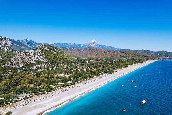 Türkei Urlaub in Antalya – Strandparadies mit vielfältigen Angeboten Türkei Urlaub Antalya: Traumstrände, Sonne und Erholung